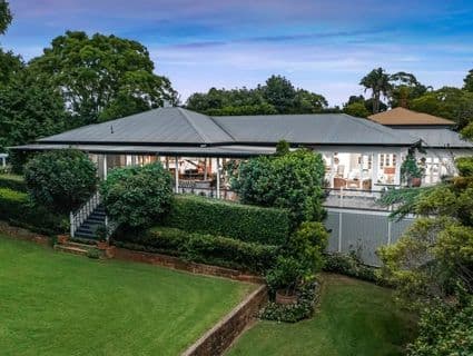 11 Curzon Street, Mount Lofty - Image 1