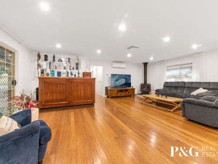 41-43 Bartok Court, Narre Warren South - Thumbnail 2