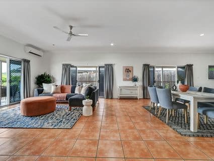 11 Saint Pauls Court, Mount Louisa - Thumbnail 5
