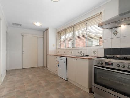 64 Washington Drive, Frankston - Thumbnail 4