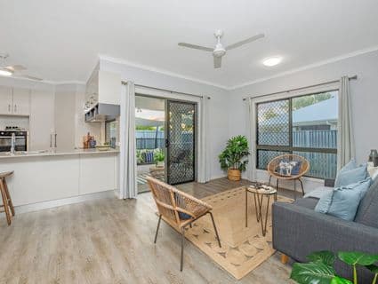 19 Salonika Circuit, Bushland Beach - Thumbnail 5