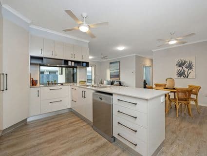 19 Salonika Circuit, Bushland Beach - Thumbnail 7