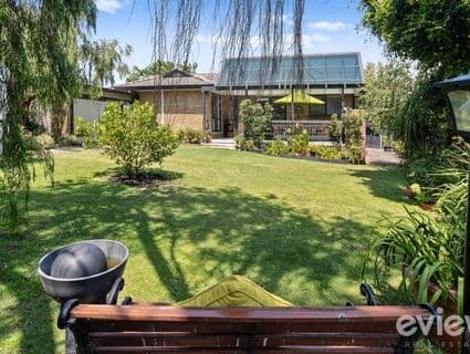 2 Denham Close, Frankston - Thumbnail 2