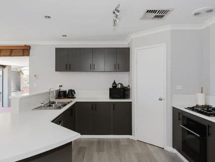 334 Pebble Beach Boulevard, Meadow Springs - Thumbnail 5