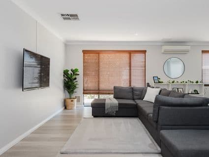 334 Pebble Beach Boulevard, Meadow Springs - Thumbnail 7