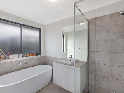 15 Loretto Way, Hamlyn Terrace - Thumbnail 5