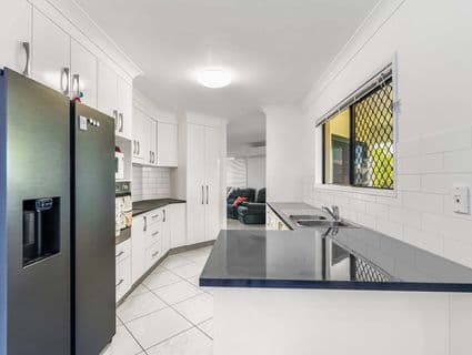 5 Kingslea Court, Ooralea - Thumbnail 4