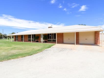 11 Lakeside Drive, Lake Boga - Image 1