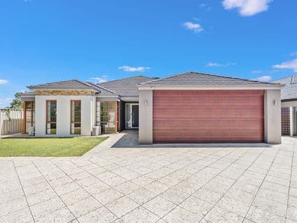 3 Arrowwood Loop, Secret Harbour - Image 1