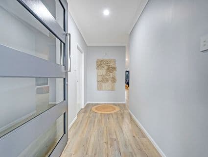 4 Pasco Drive, Burdell - Thumbnail 3