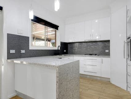 7 Flowerdale Crescent, Roxburgh Park - Thumbnail 5