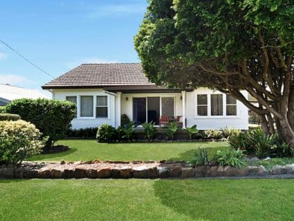 114 Lakeview Parade, Blacksmiths - Image 1
