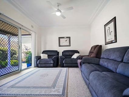 114 Lakeview Parade, Blacksmiths - Thumbnail 3