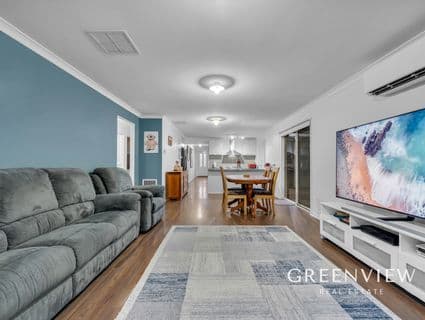 27 McEwan Drive, Cranbourne East - Thumbnail 2