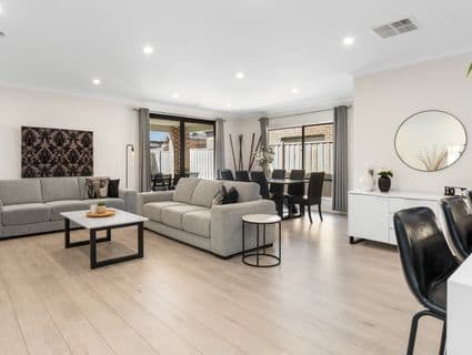 48 Bernardins Street, Clyde North - Thumbnail 4