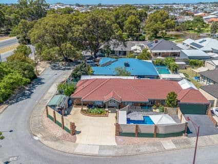 32 Glenelg Way, Meadow Springs - Image 1