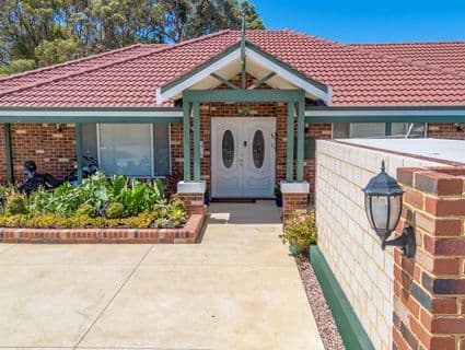 32 Glenelg Way, Meadow Springs - Thumbnail 2