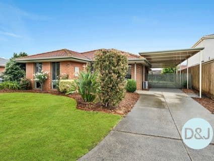 404, Cranbourne West - Thumbnail 2