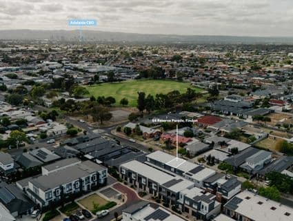 64 Reserve Parade, Findon - Thumbnail 3
