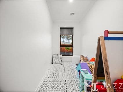 31 Solitude Crescent, Point Cook - Thumbnail 3