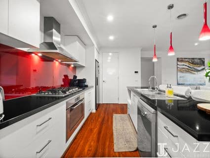 31 Solitude Crescent, Point Cook - Thumbnail 8