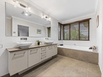 23 Belleview Crescent, Beveridge - Thumbnail 4