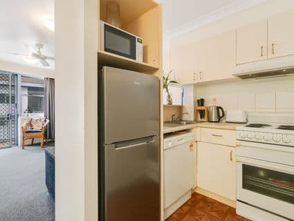 314/92 Musgrave Street, Coolangatta - Thumbnail 3