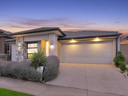 16 Marmalade Road, Manor Lakes - Thumbnail 2