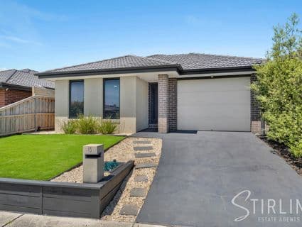 13 Alexandro Grove, Hastings - Image 1