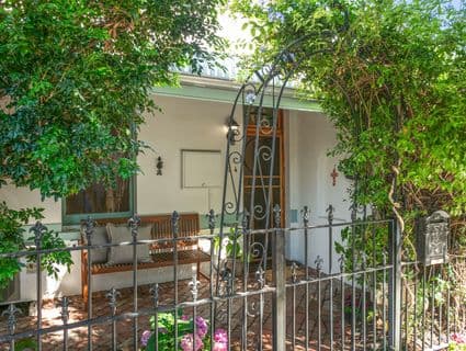 24 Harwood Place, West Perth - Thumbnail 2