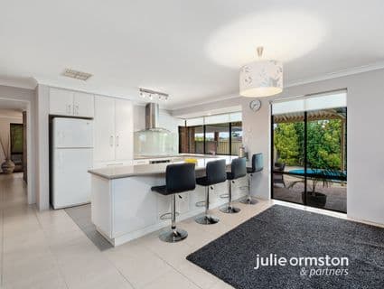 17 Magnolia Mews, Edgewater - Thumbnail 2