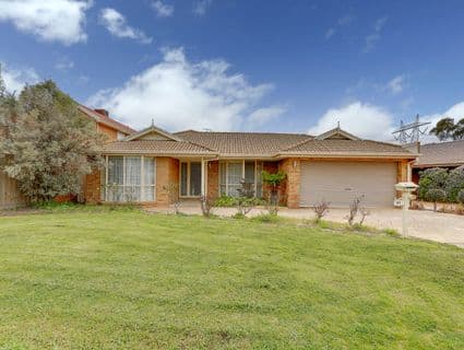 61 Cassinia Crescent, Meadow Heights - Thumbnail 2