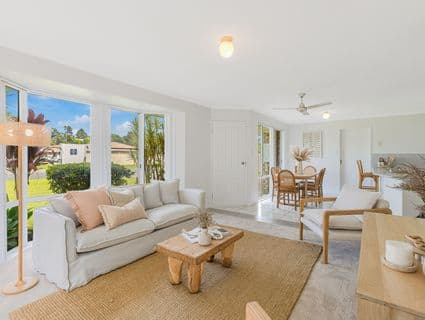 2/2 Alpina Place, Banora Point - Thumbnail 2