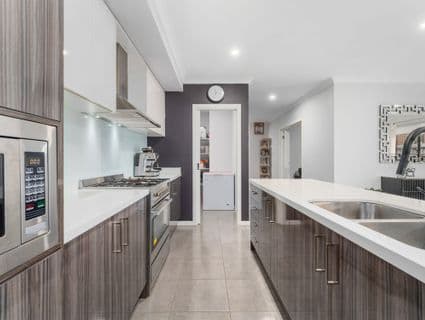 8 Brousard Street, Werribee - Thumbnail 6