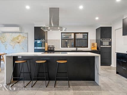 42 Isla Circuit, Narre Warren South - Thumbnail 2
