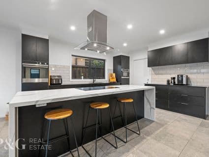 42 Isla Circuit, Narre Warren South - Thumbnail 3