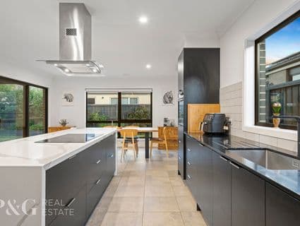 42 Isla Circuit, Narre Warren South - Thumbnail 4