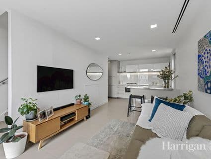 9/27 Cunningham Street, Newstead - Image 1