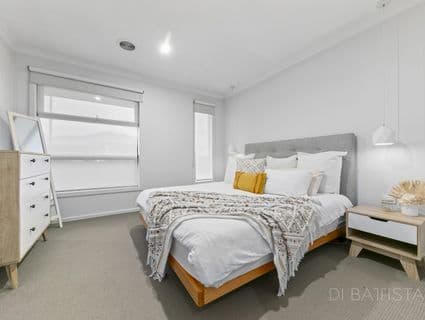8 Dacite Way, Craigieburn - Thumbnail 3