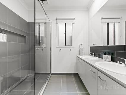 8 Dacite Way, Craigieburn - Thumbnail 5