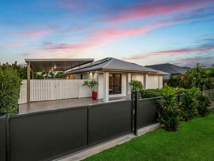 15 Osterlund Place, Burdell - Thumbnail 2