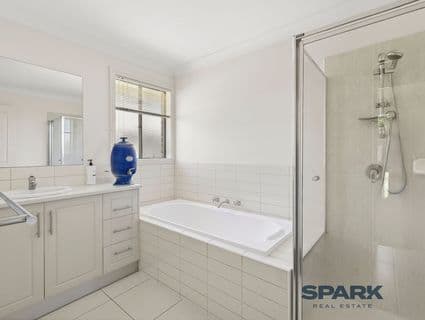 6 Black Avenue, Gisborne - Thumbnail 4