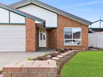 46 Glenbruar Drive, Hillside - Thumbnail 2