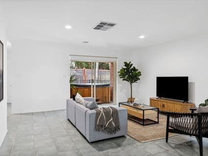46 Glenbruar Drive, Hillside - Thumbnail 8
