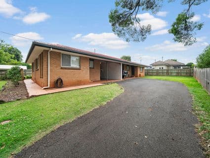 1 & 2/72 Hume Street, North Toowoomba - Thumbnail 2
