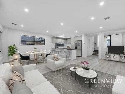 33 Ritchie Drive, Clyde North - Thumbnail 2