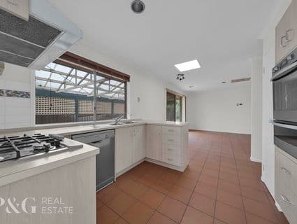 6 Plough Rise, Narre Warren South - Thumbnail 4