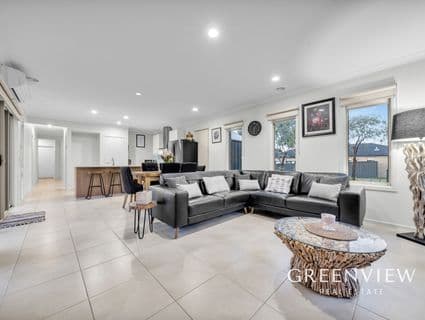 70 Alisma Boulevard, Cranbourne North - Thumbnail 2