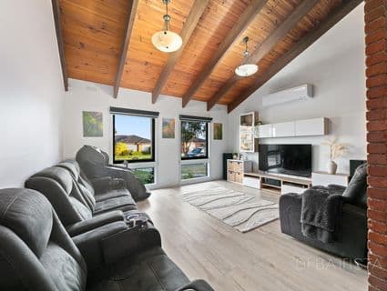 40 Langdon Crescent, Craigieburn - Thumbnail 2