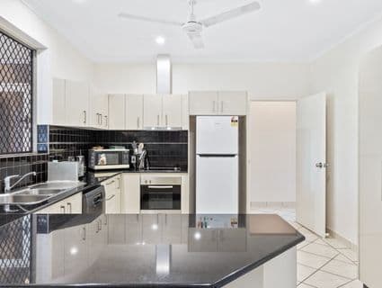 8 Craig Crescent, Coconut Grove - Thumbnail 6